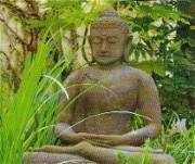 Bild: Buddha im Gras